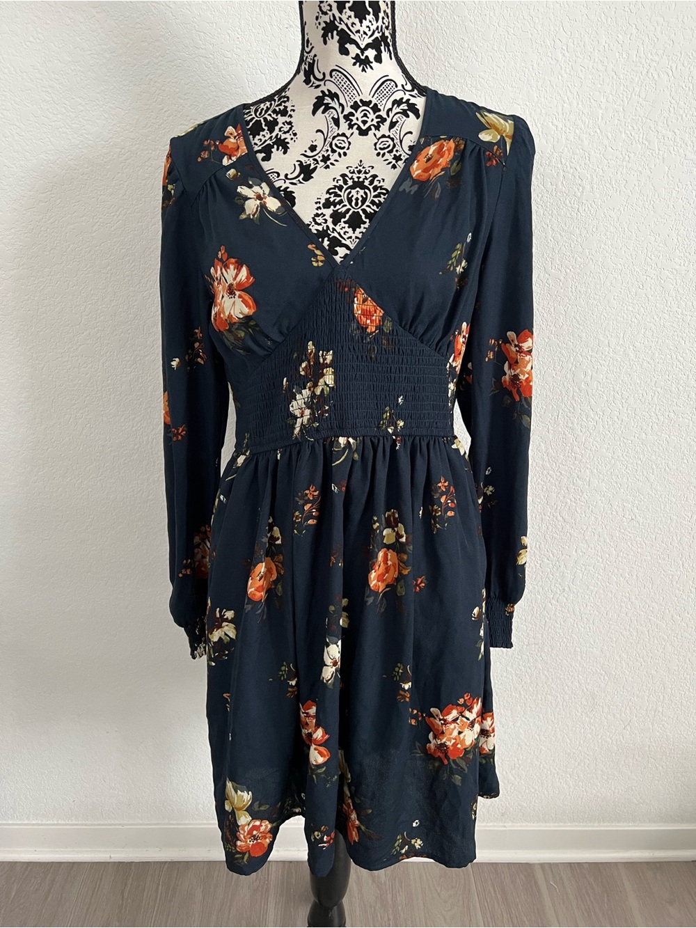 Xhilaration Floral Mini Dress NWT Women’s Medium Navy Long Sleeve Boho V-Neck